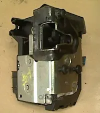1372467 FORD Замок передней левой двери (а/м с центральным замком)
