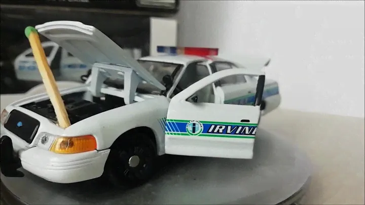 Diecast Model Ford Crown Victoria Irvine Police USA by Gearbox 1:43
