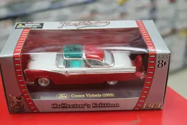 Ford Crown Victoria 1955 1:43 Yat Ming
