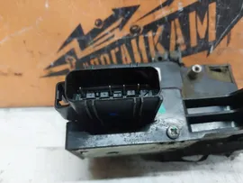 Замок двери передней правой Ford Fusion 2008 1.4 1372465 в Котласе