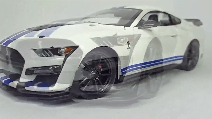 2020 Ford Mustang Shelby GT500 Модель 1:18 Белый